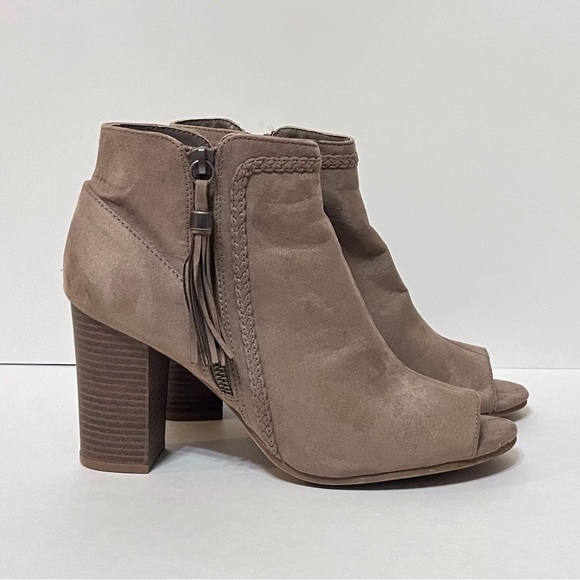 Vanity Women’s Peep-Toe Bootie Chunky Heel Boot - Picture 1 of 14